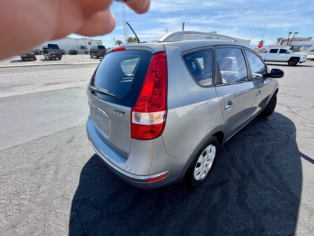 2011 Hyundai Elantra Image 7