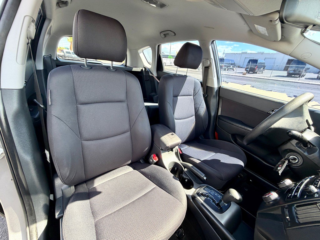 2011 Hyundai Elantra Image 20