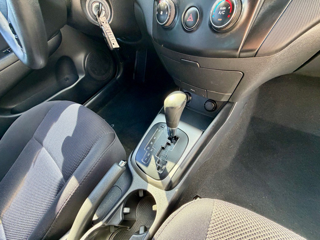 2011 Hyundai Elantra Image 22