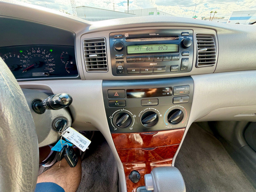 2007 Toyota Corolla Image 32