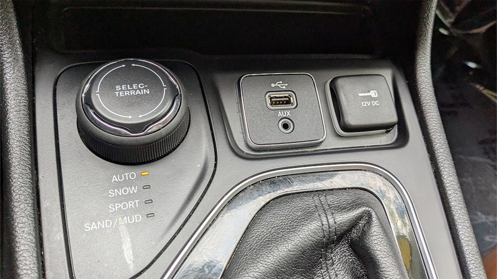2019 Jeep Cherokee Image 16