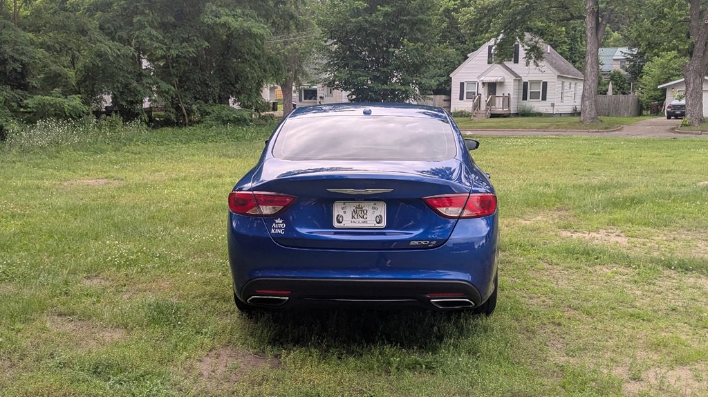 2015 Chrysler 200 Image 4