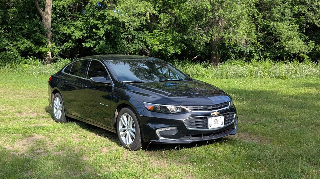 2017 Chevrolet Malibu Image 1