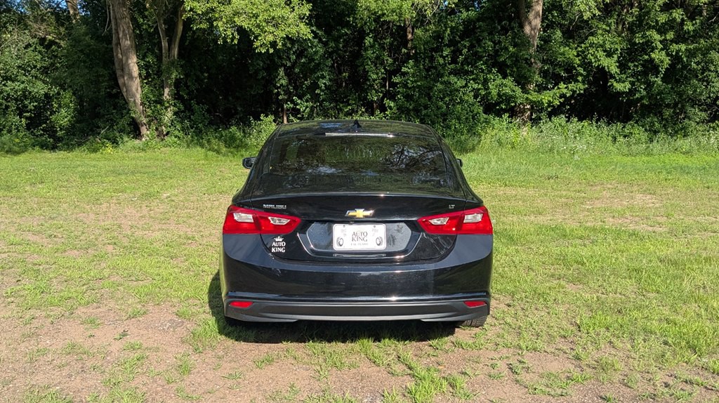 2017 Chevrolet Malibu Image 4
