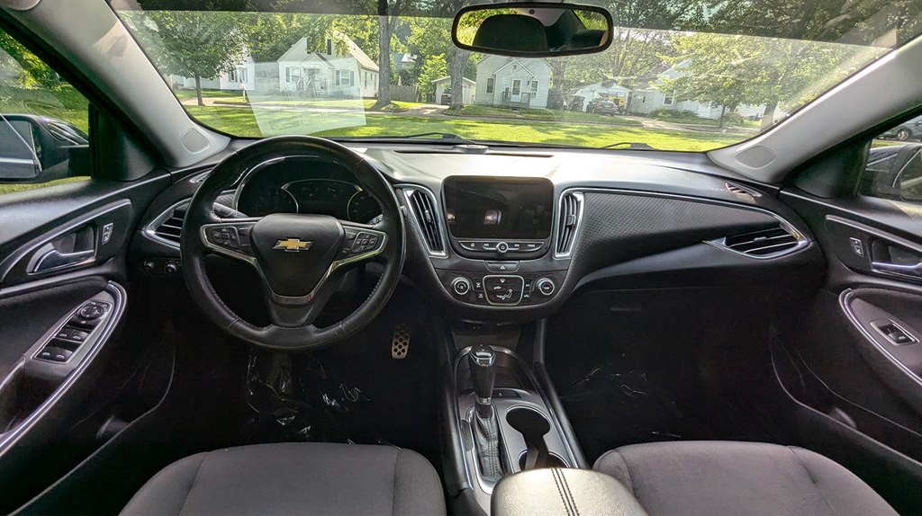 2017 Chevrolet Malibu Image 11