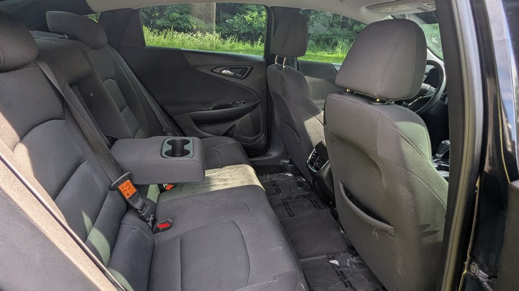 2017 Chevrolet Malibu Image 22