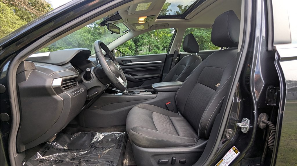 2021 Nissan Altima Image 10