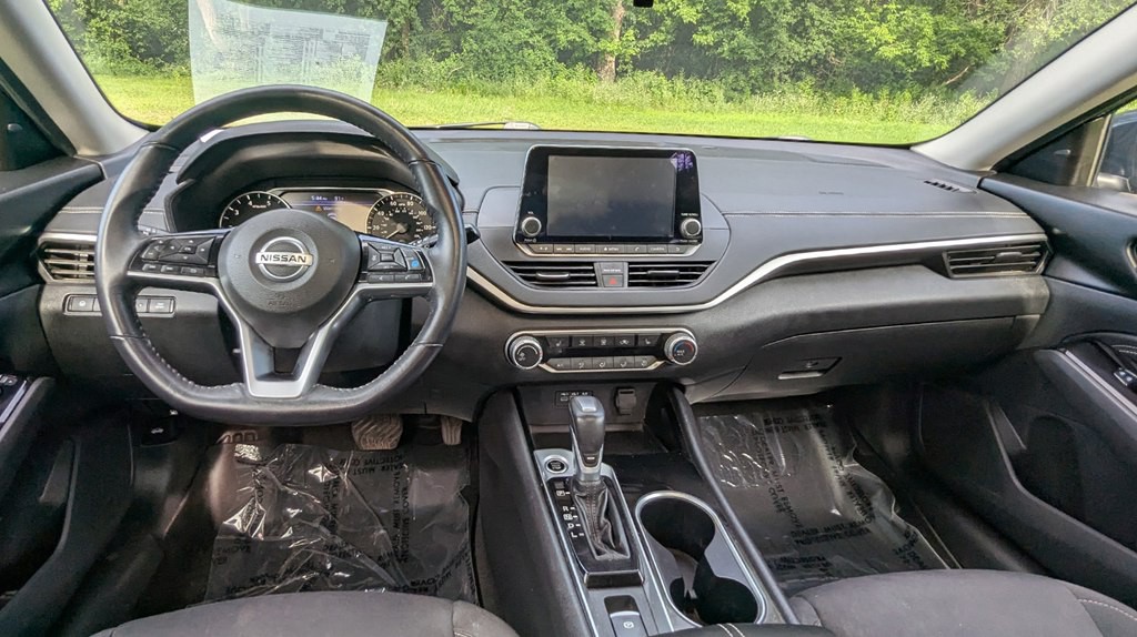 2021 Nissan Altima Image 11
