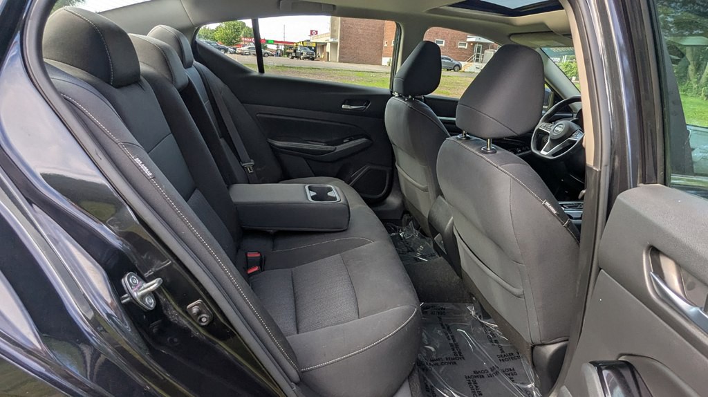 2021 Nissan Altima Image 19