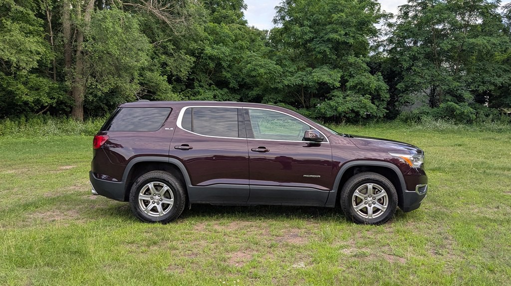 2018 GMC Acadia Image 2