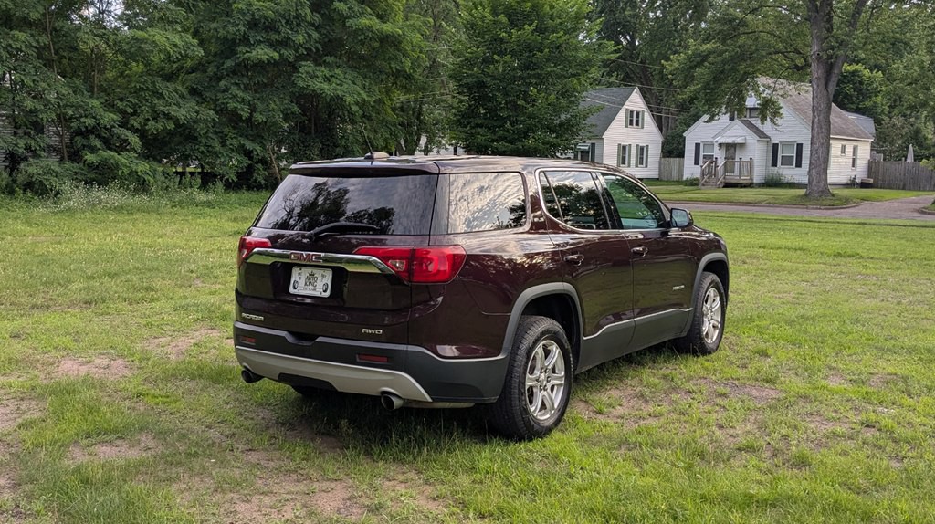 2018 GMC Acadia Image 3