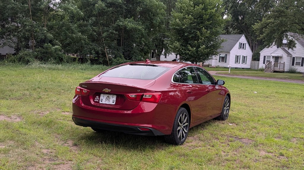2017 Chevrolet Malibu Image 3