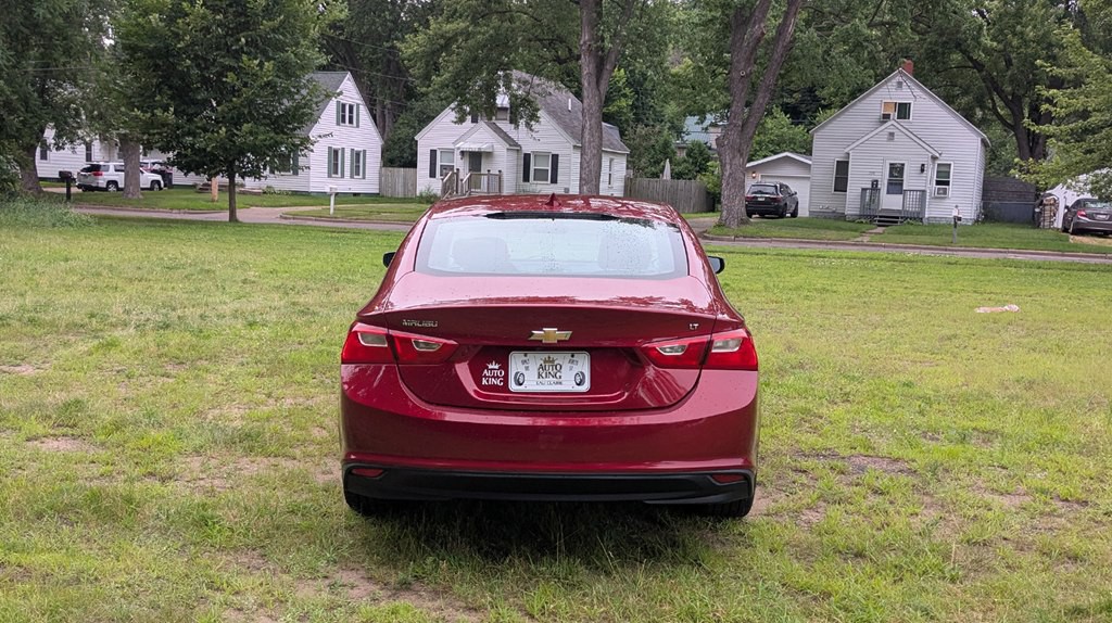 2017 Chevrolet Malibu Image 4