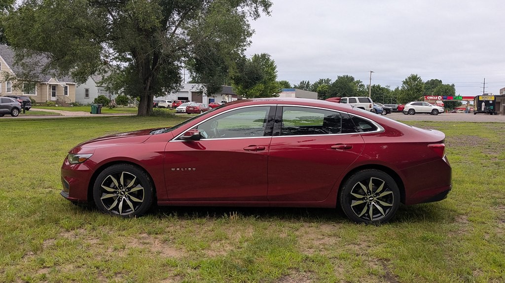 2017 Chevrolet Malibu Image 6