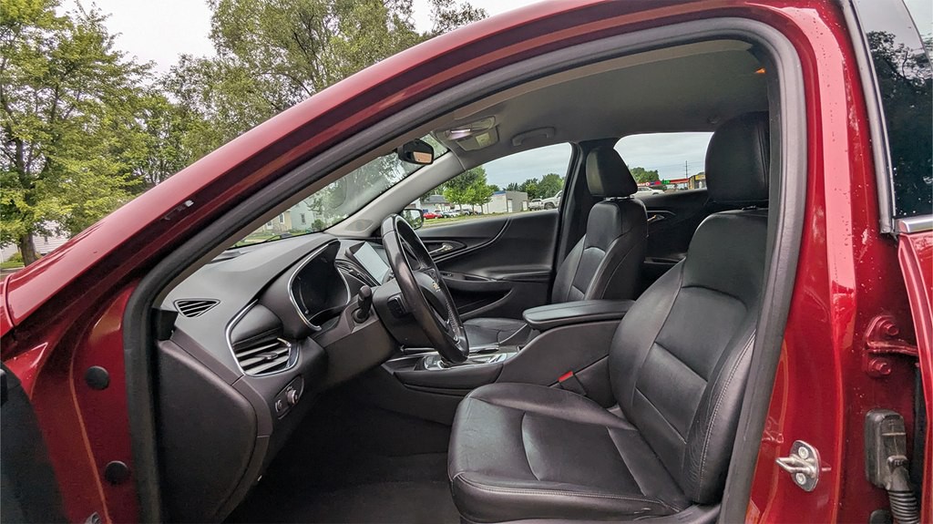 2017 Chevrolet Malibu Image 10