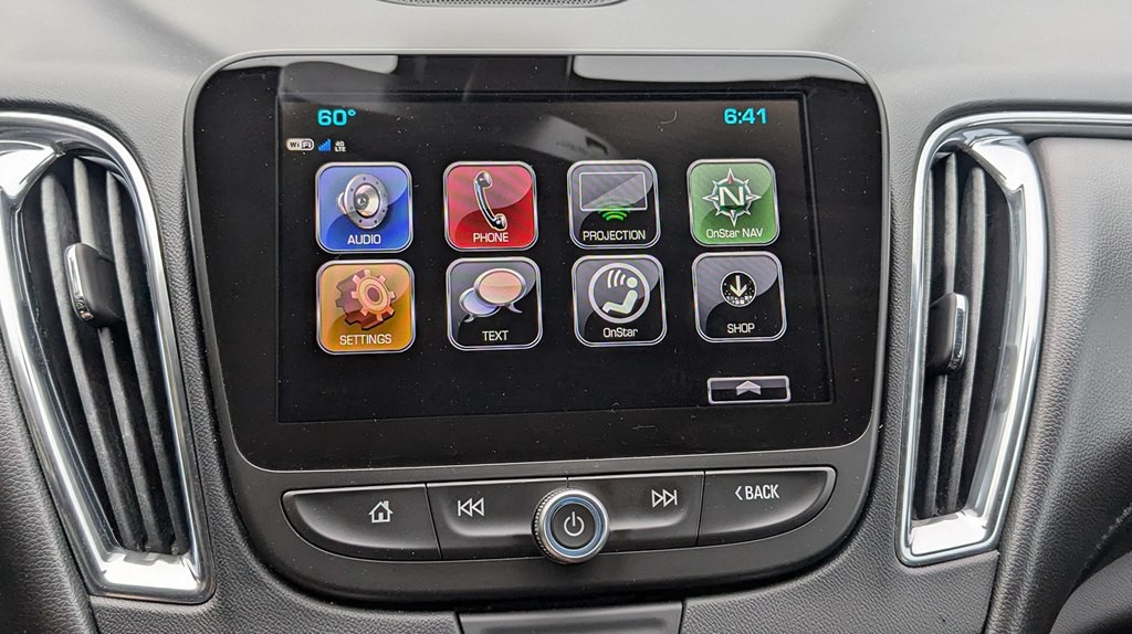 2017 Chevrolet Malibu Image 14