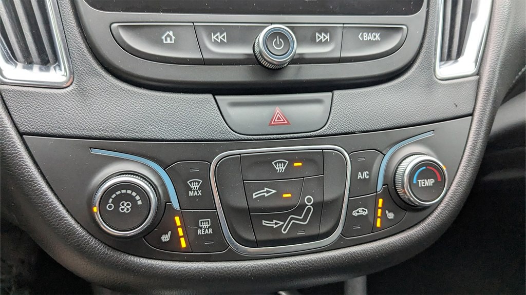 2017 Chevrolet Malibu Image 18
