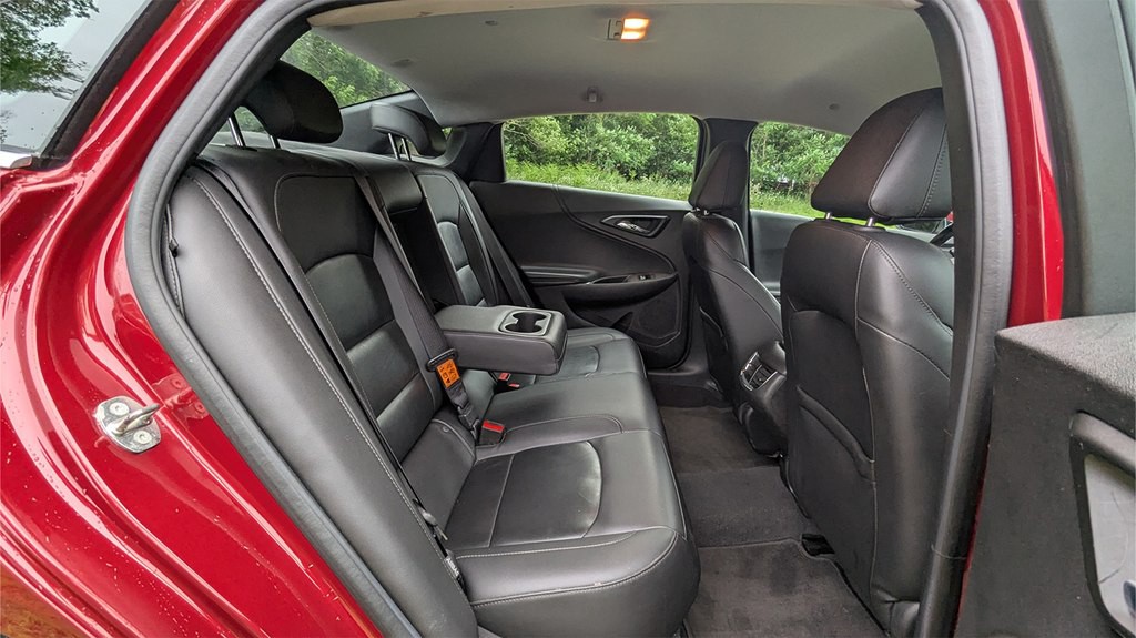 2017 Chevrolet Malibu Image 24