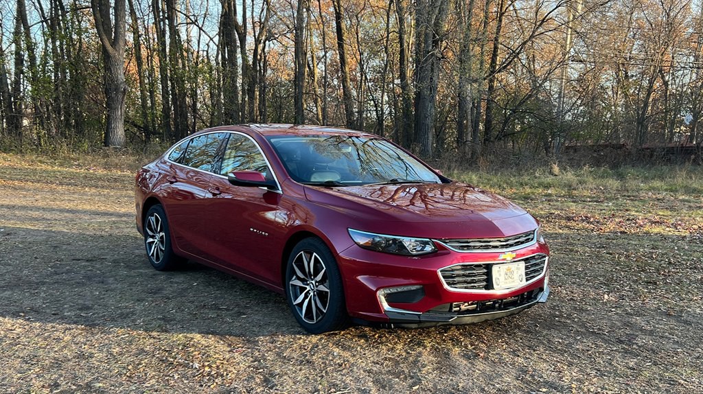 2017 Chevrolet Malibu Image 1