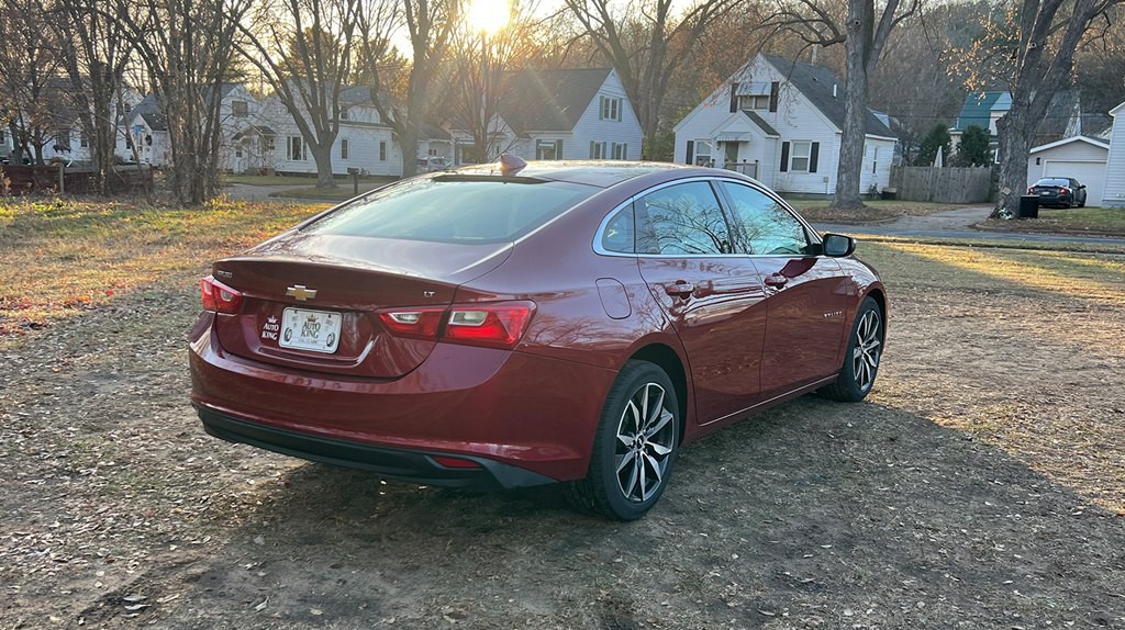 2017 Chevrolet Malibu Image 3