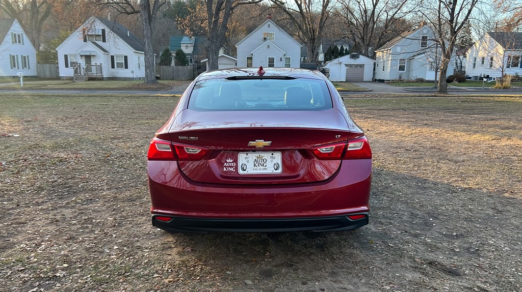 2017 Chevrolet Malibu Image 4