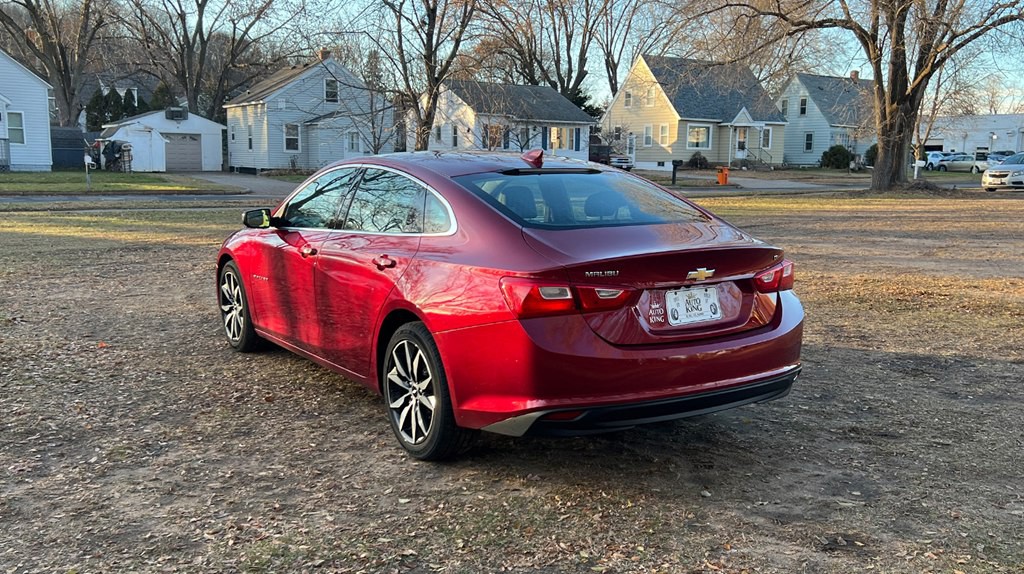 2017 Chevrolet Malibu Image 5