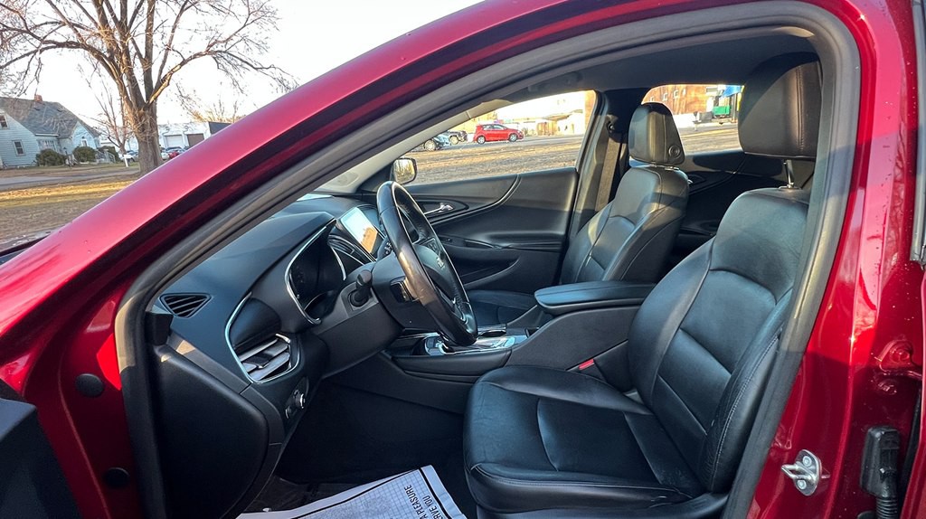 2017 Chevrolet Malibu Image 10