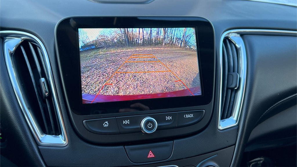 2017 Chevrolet Malibu Image 15