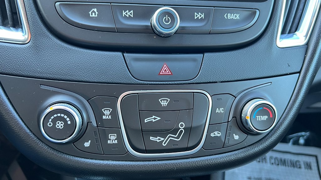 2017 Chevrolet Malibu Image 17