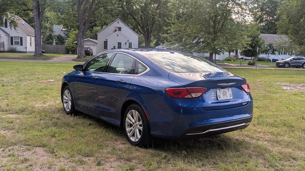 2015 Chrysler 200 Image 5