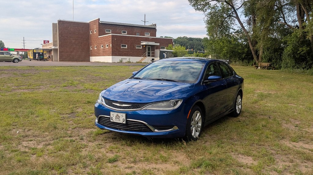 2015 Chrysler 200 Image 7
