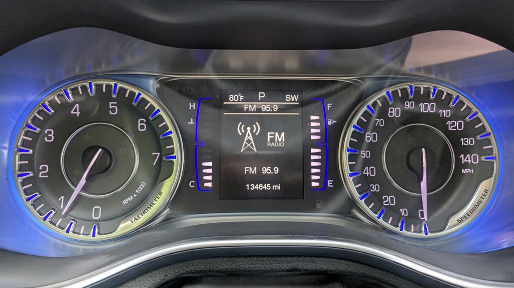 2015 Chrysler 200 Image 12