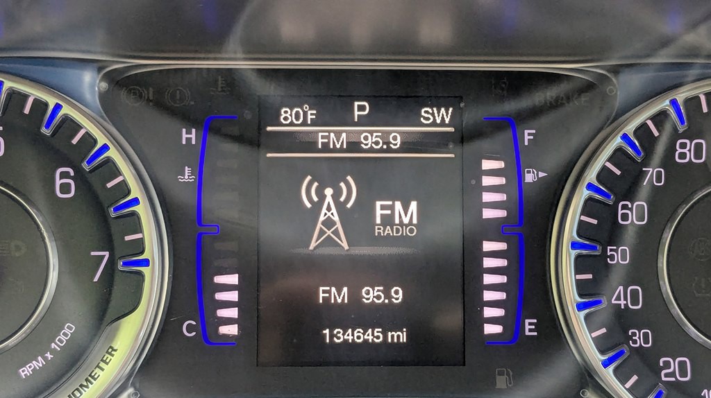 2015 Chrysler 200 Image 13
