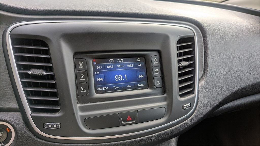 2015 Chrysler 200 Image 15