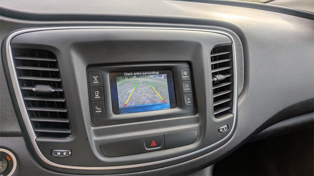 2015 Chrysler 200 Image 16