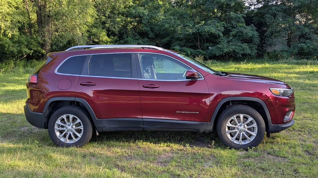 2019 Jeep Cherokee Image 2