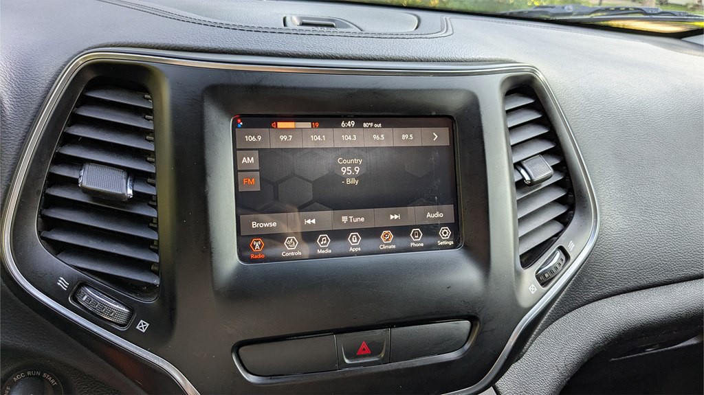 2019 Jeep Cherokee Image 16