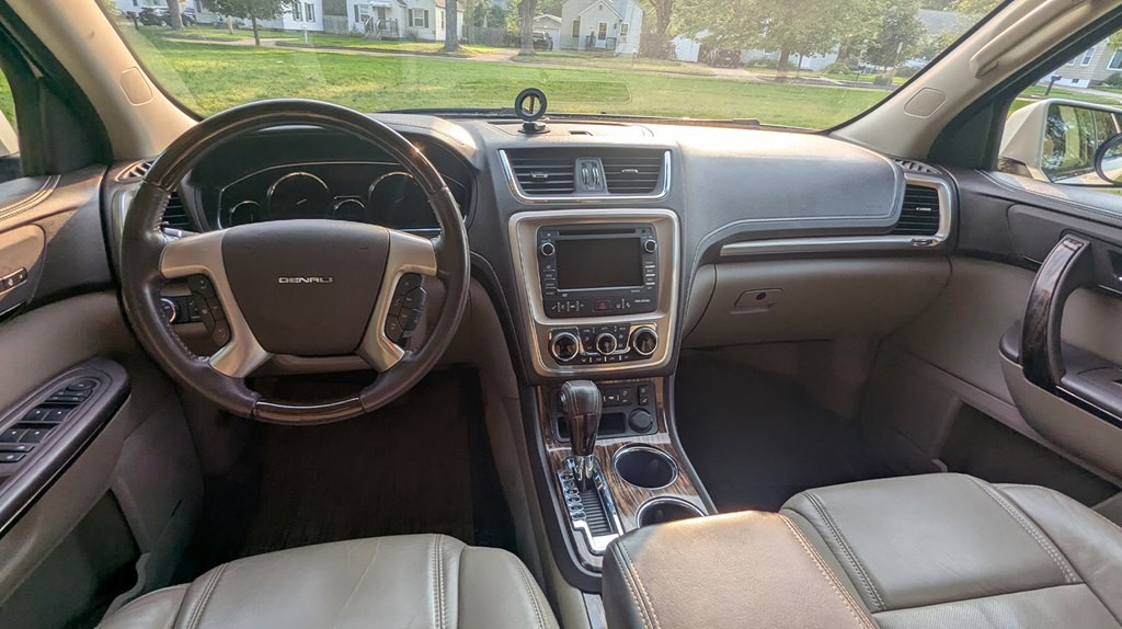 2014 GMC Acadia Image 11