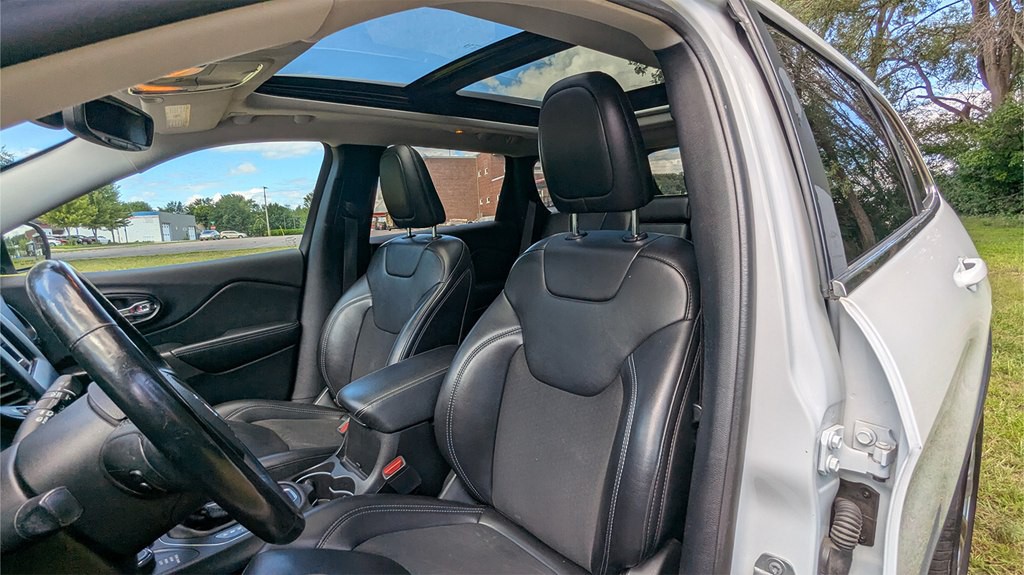 2019 Jeep Cherokee Image 9