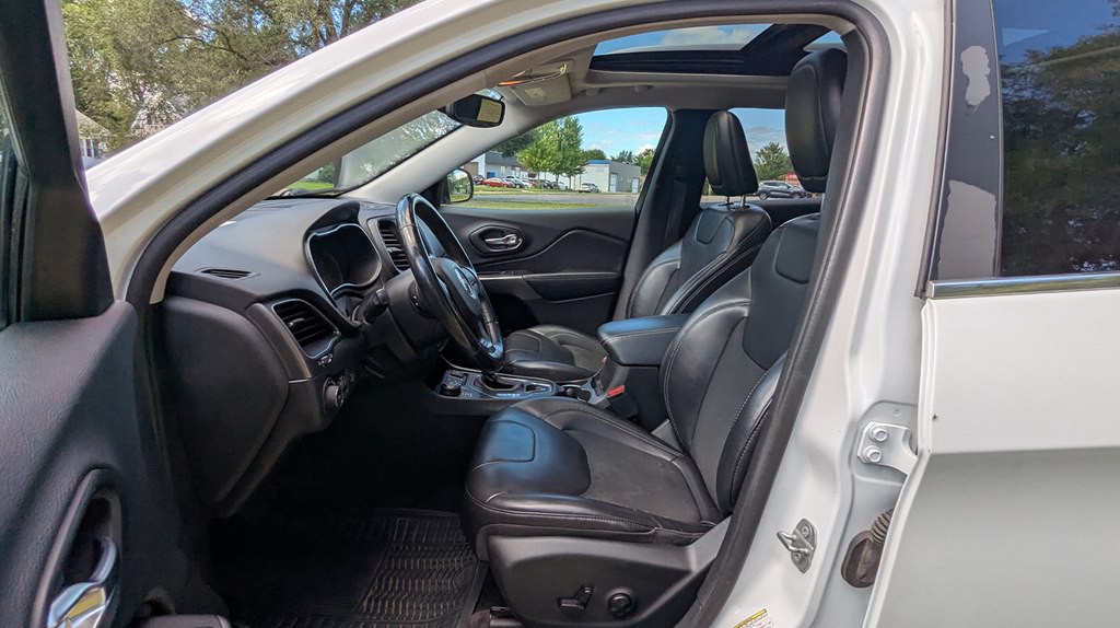 2019 Jeep Cherokee Image 10