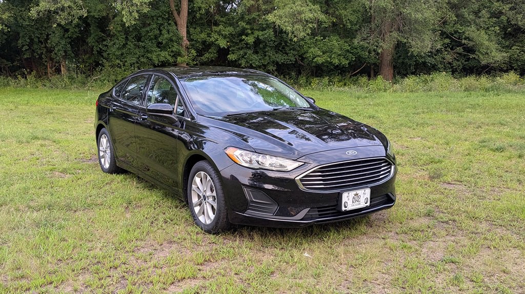 2020 Ford Fusion Image 1
