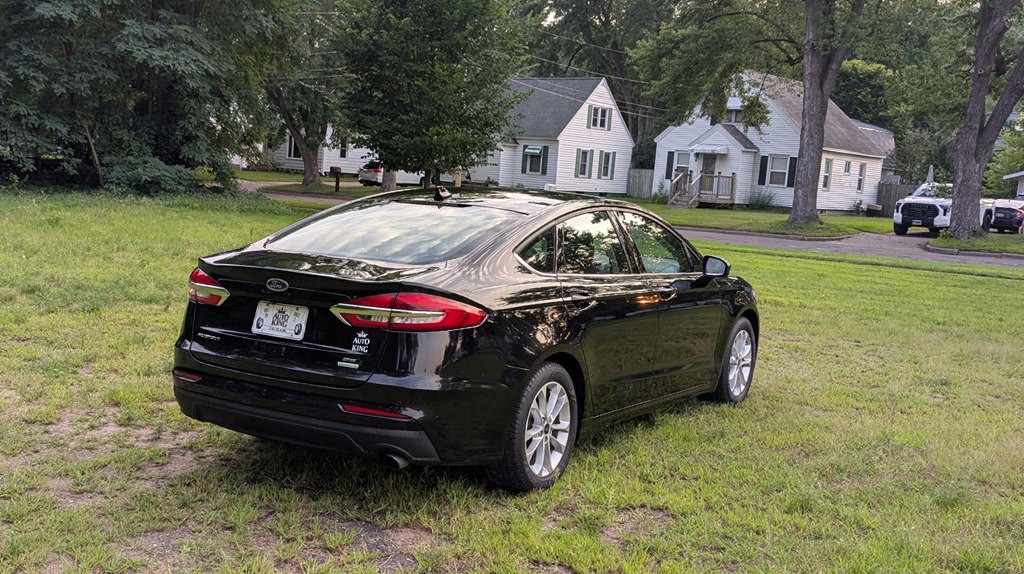2020 Ford Fusion Image 3