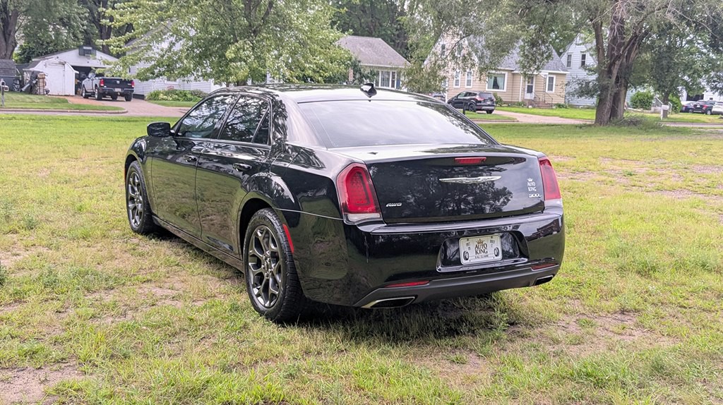 2016 Chrysler 300 Image 5