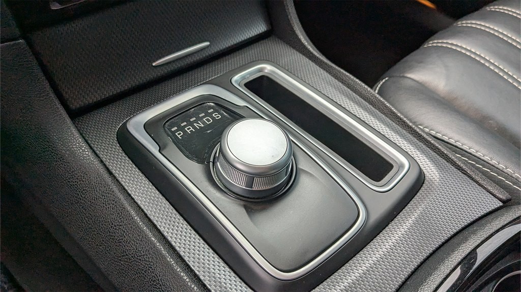 2016 Chrysler 300 Image 18