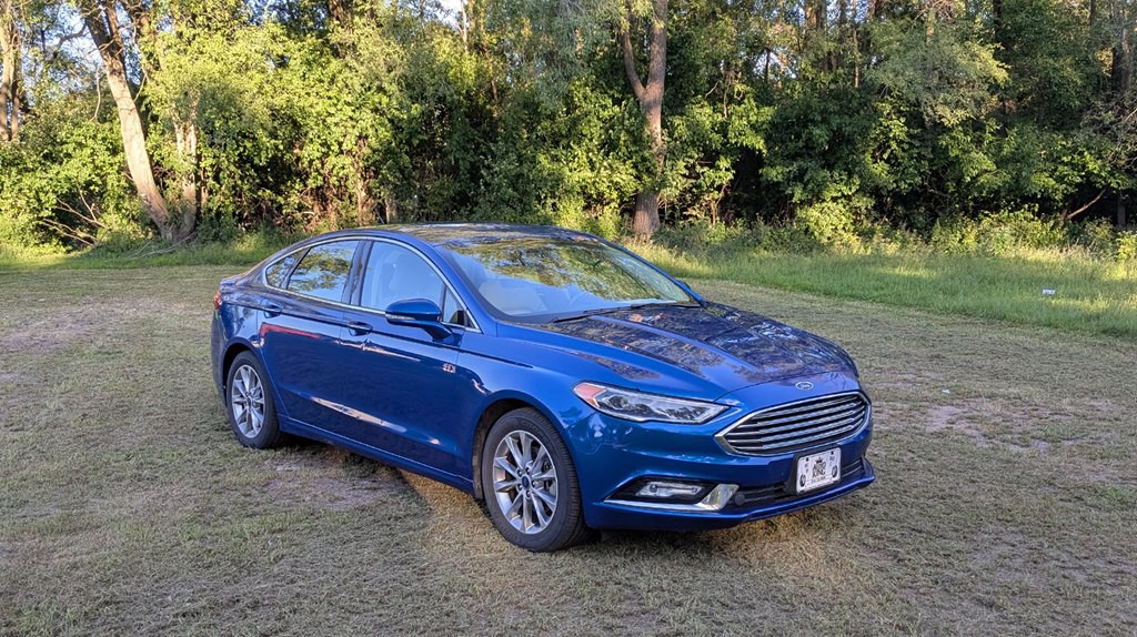 2017 Ford Fusion Image 1
