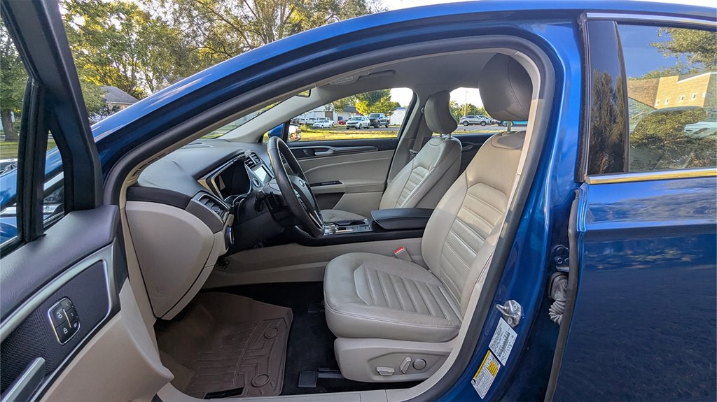 2017 Ford Fusion Image 10