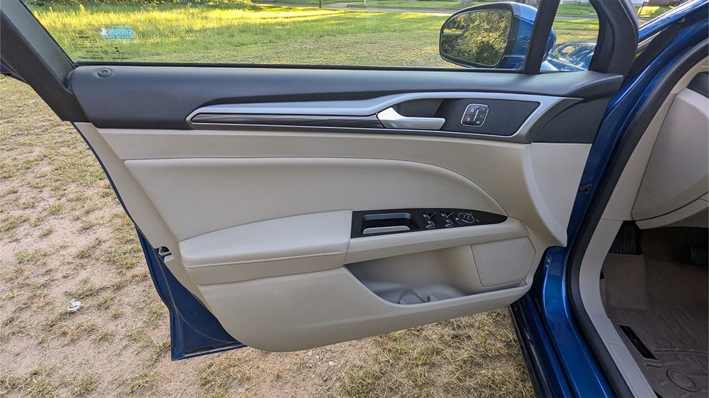2017 Ford Fusion Image 19