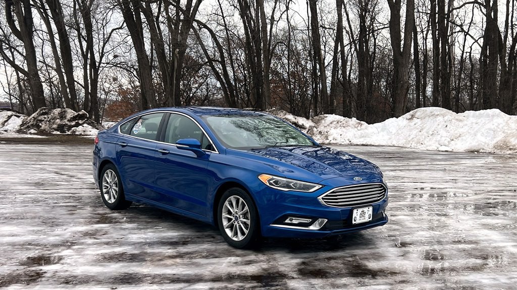 2017 Ford Fusion Image 1