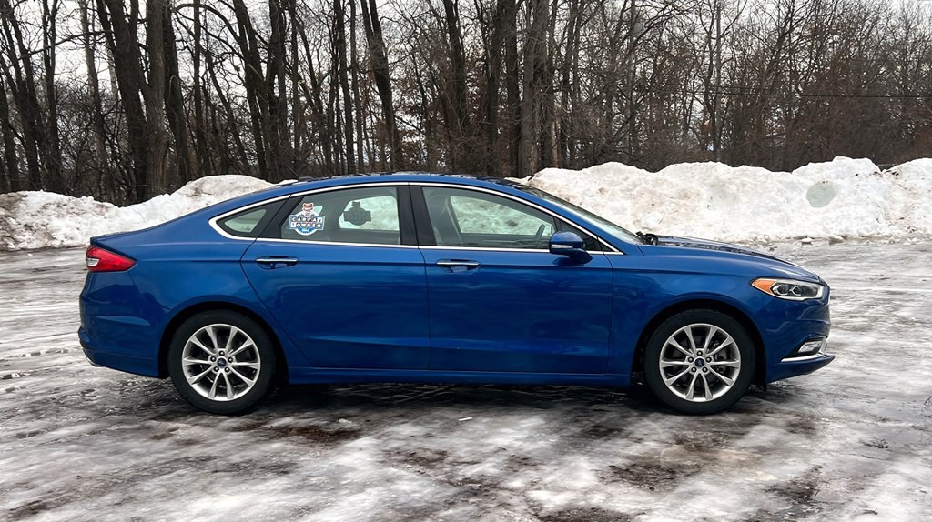 2017 Ford Fusion Image 2