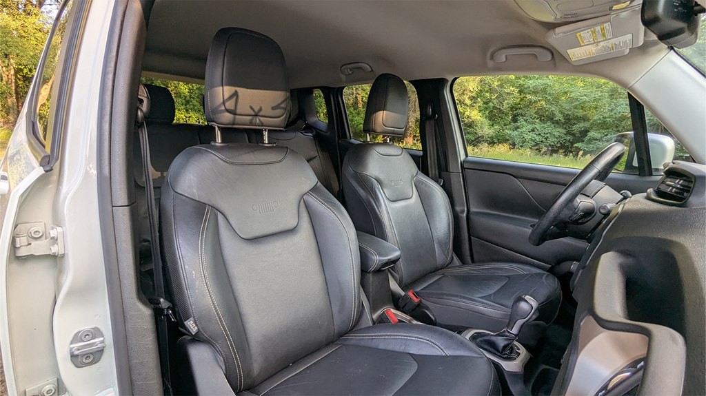 2015 Jeep Renegade Image 21